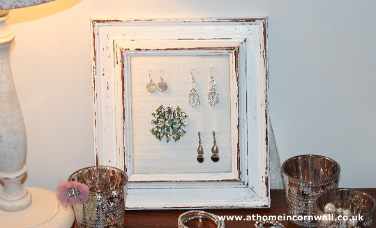 Jewellery Board - Broderie Anglaise