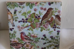 Shabby chic vintage bird tile 00468