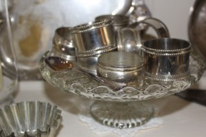 Shabby chic silver napkin rings kitchenalia 00563