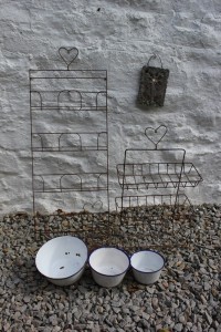 vintage finds - wire racks, enamel bowls